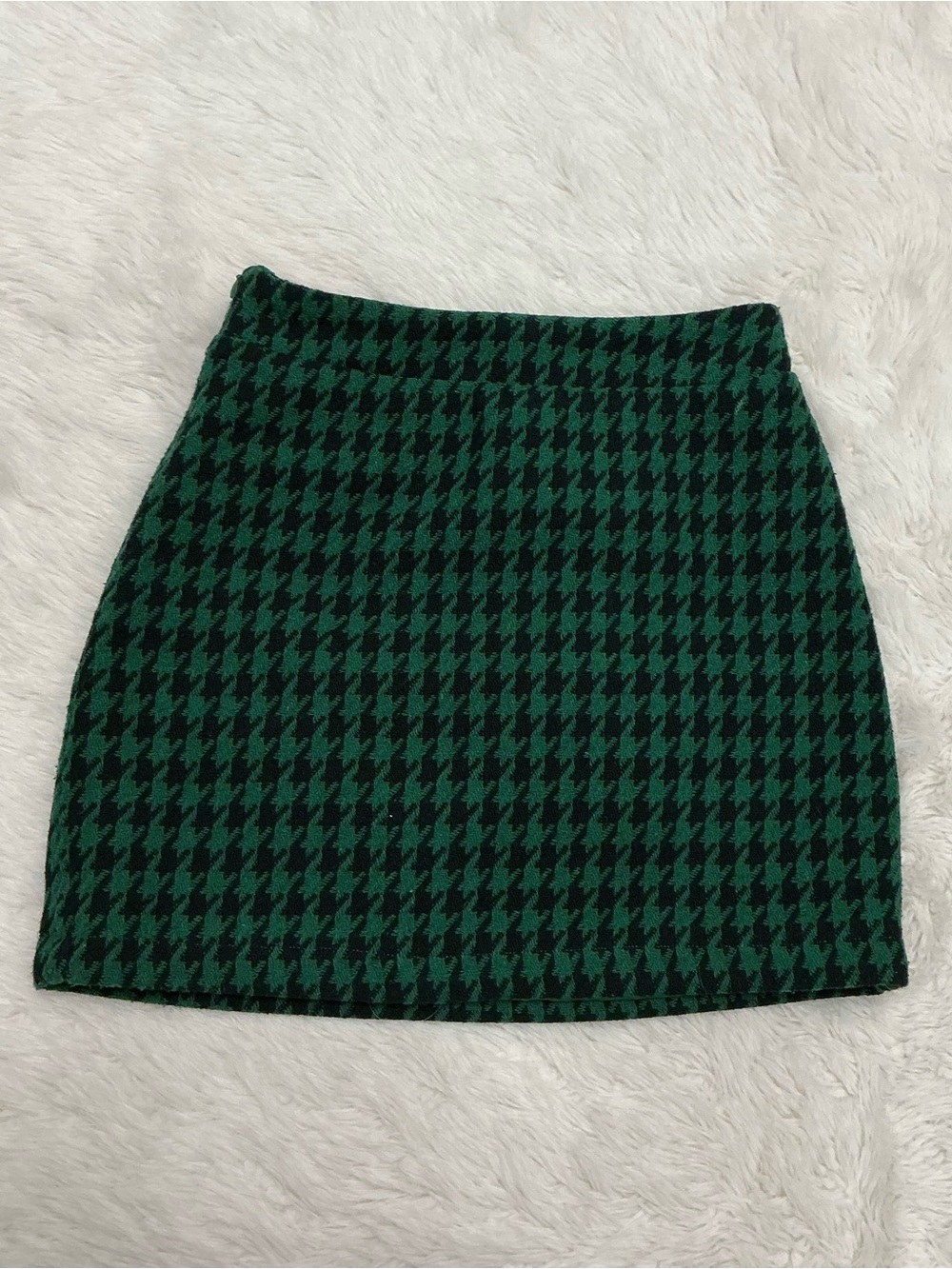 SHEIN - Green & Black Houndstooth Knit Vest Set - Picture 2 of 14